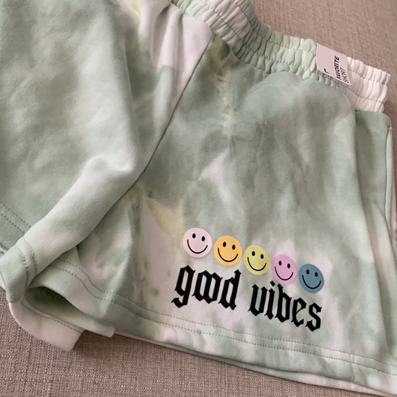 Green Tie Dye Good Vibes Graphic Sweat Shirts - Picture 4 of 11